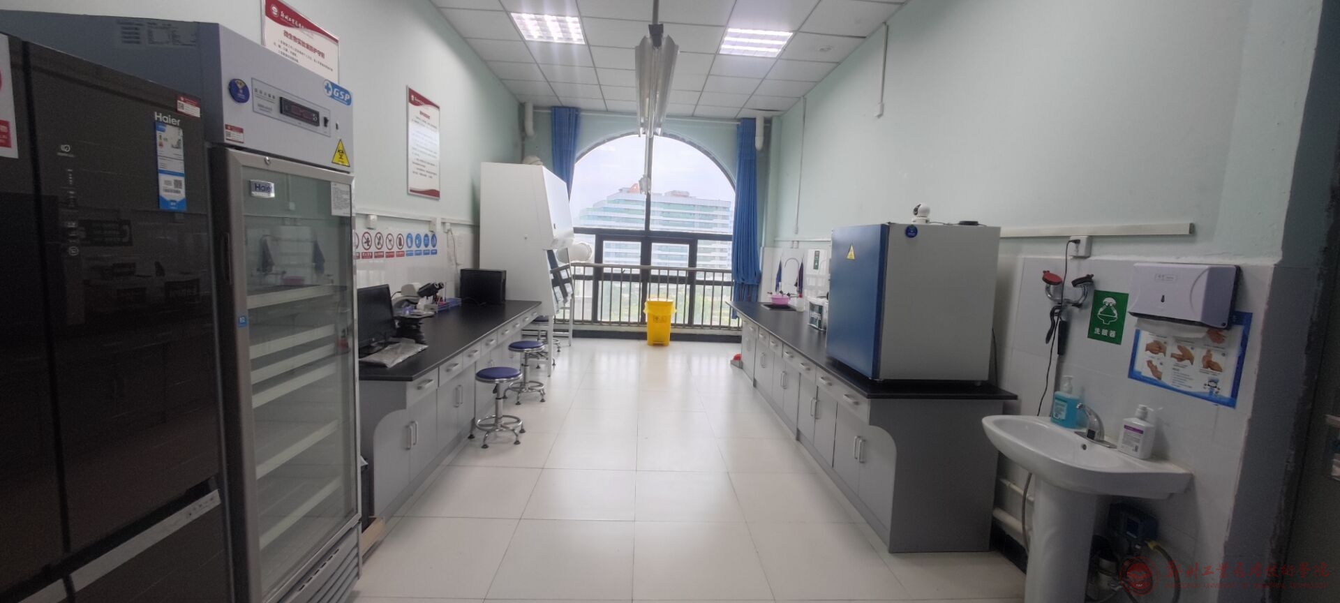 医学检验实验室简介-郑州工业应用技术学院--医学院